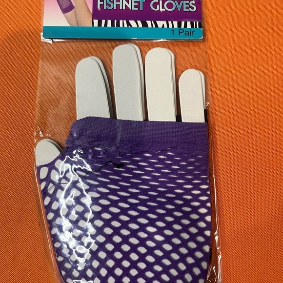 Elegant Black and Gray Fishnet Gloves Halloween costume - Picture 3 of 6